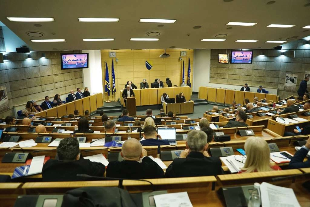 Parlament FBiH: Opozicija optužuje vlast za neučinkovitost nakon poplava, a vlast opoziciju za politiziranje